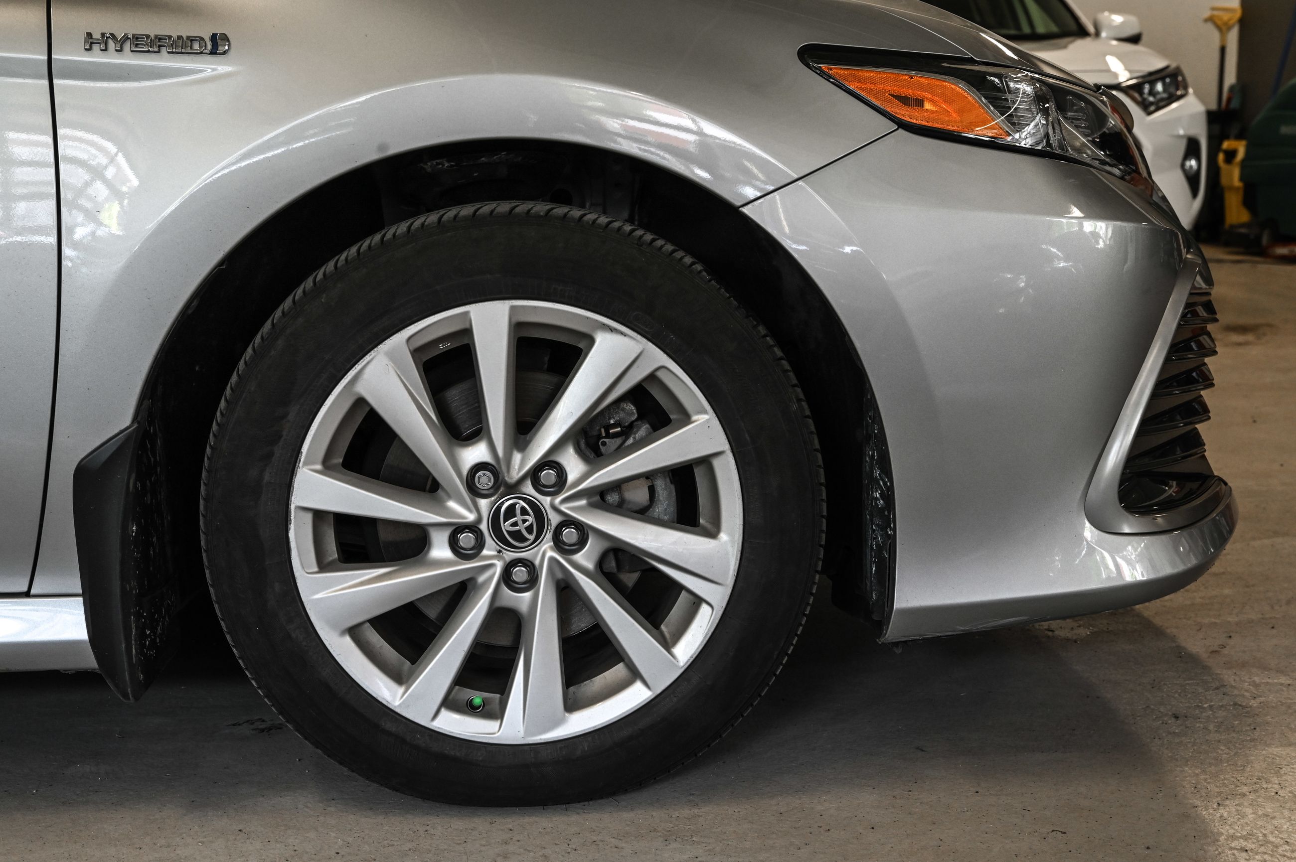 Toyota Camry Hybrid  2021