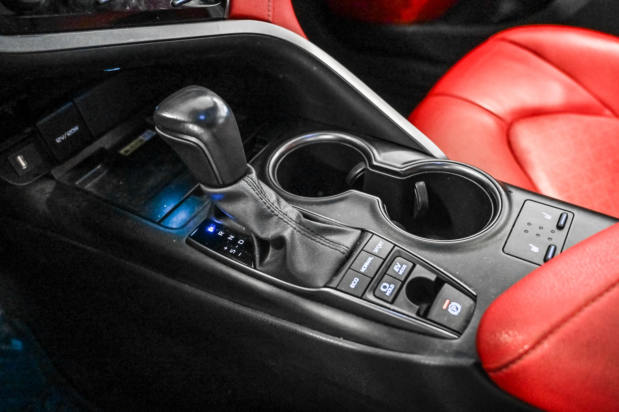 Toyota Camry Hybrid  2023 à Verdun, Québec
