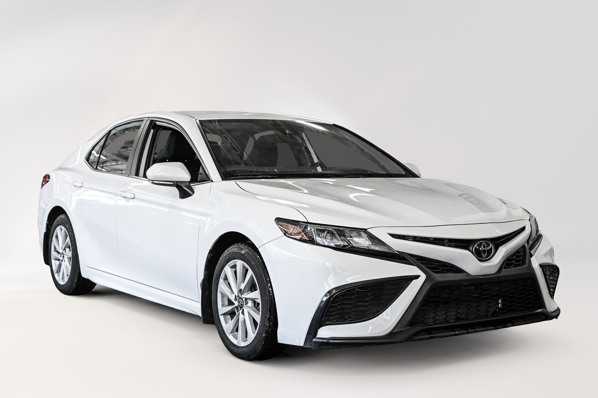 2022 Toyota Camry in Verdun, Quebec