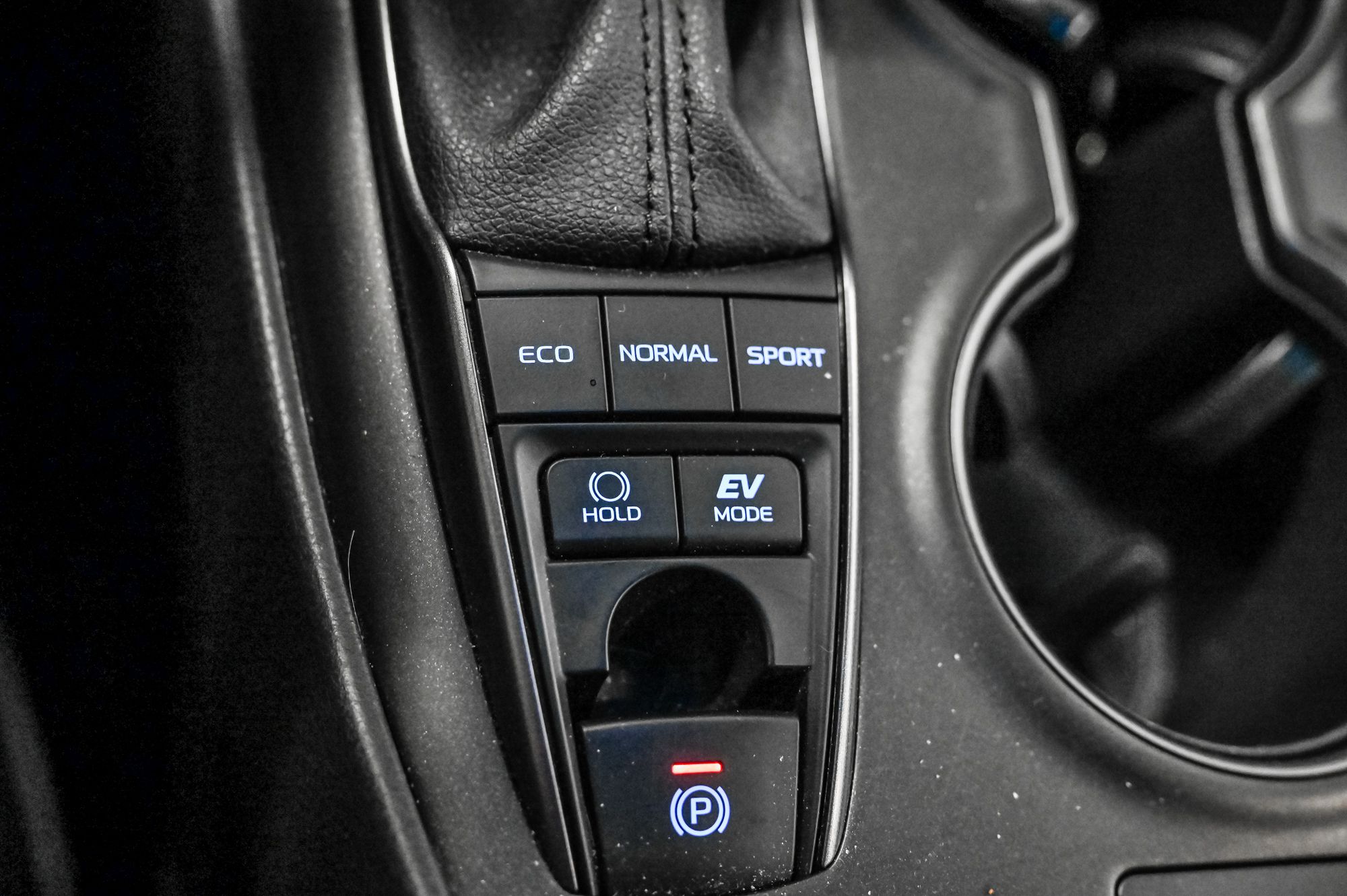 2022 Toyota Camry Hybrid in Verdun, Quebec