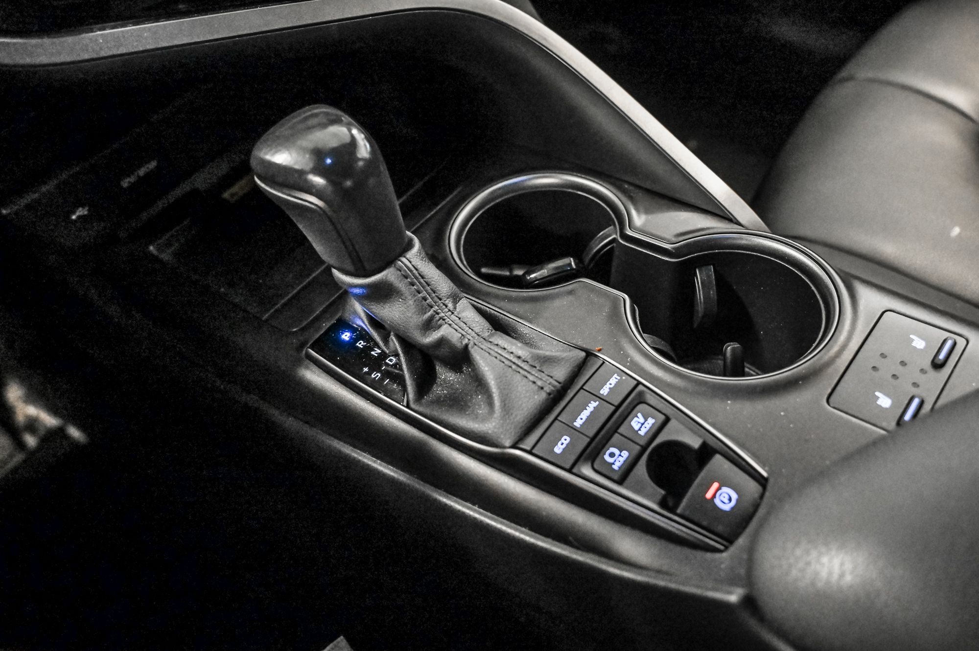 2022 Toyota Camry Hybrid in Verdun, Quebec