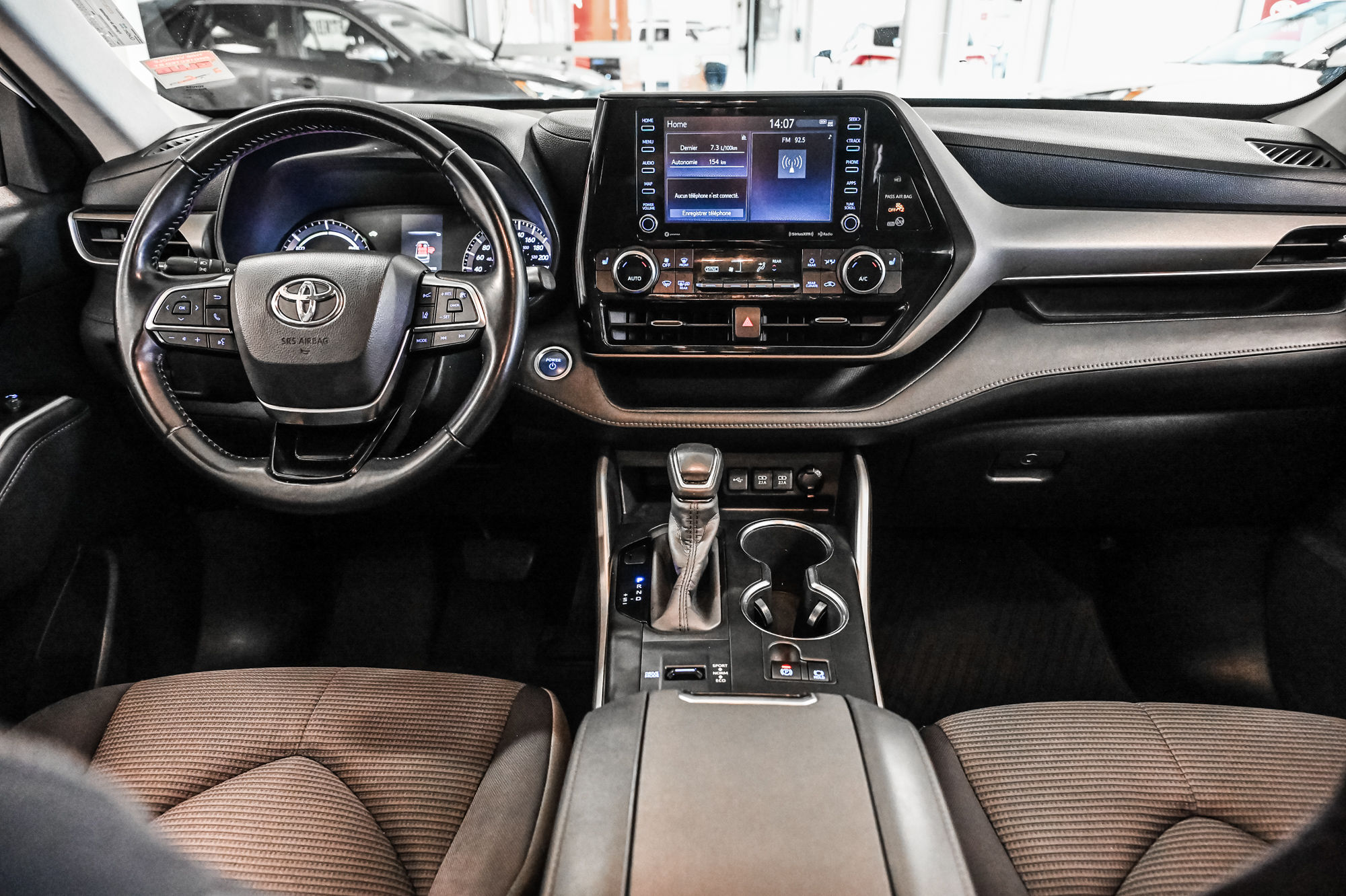 2020 Toyota Highlander hybrid in Verdun, Quebec