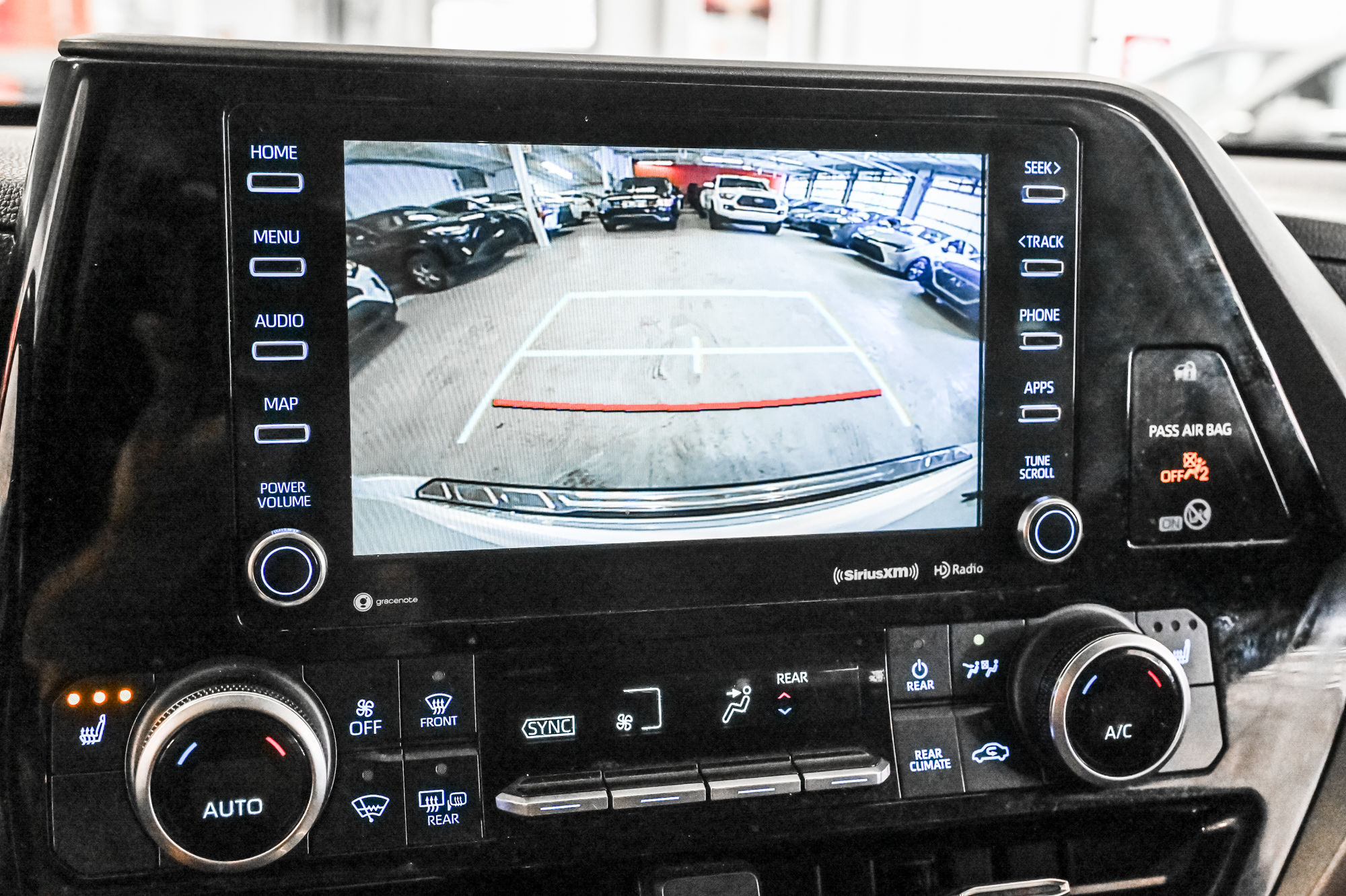 2020 Toyota Highlander hybrid in Verdun, Quebec