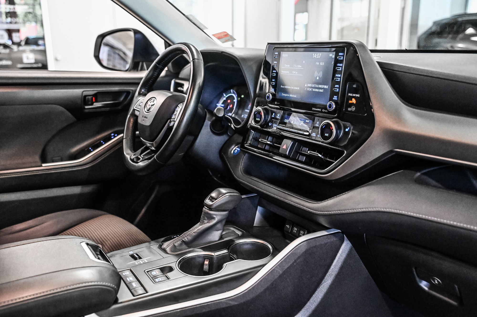 2020 Toyota Highlander hybrid in Verdun, Quebec