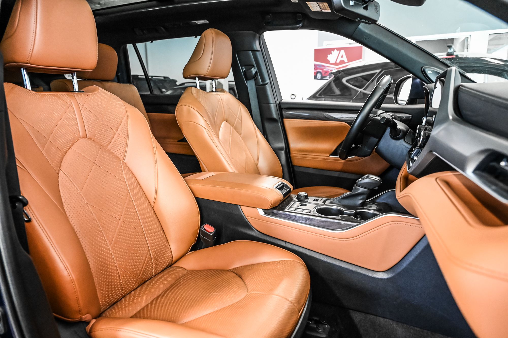 2023 Toyota HIGHLANDER LIMITED AWD in Verdun, Quebec