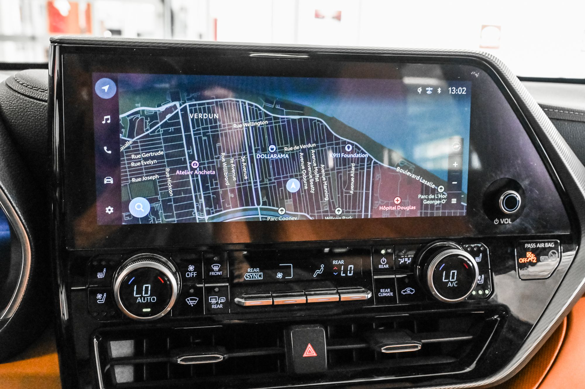 2023 Toyota HIGHLANDER LIMITED AWD in Verdun, Quebec