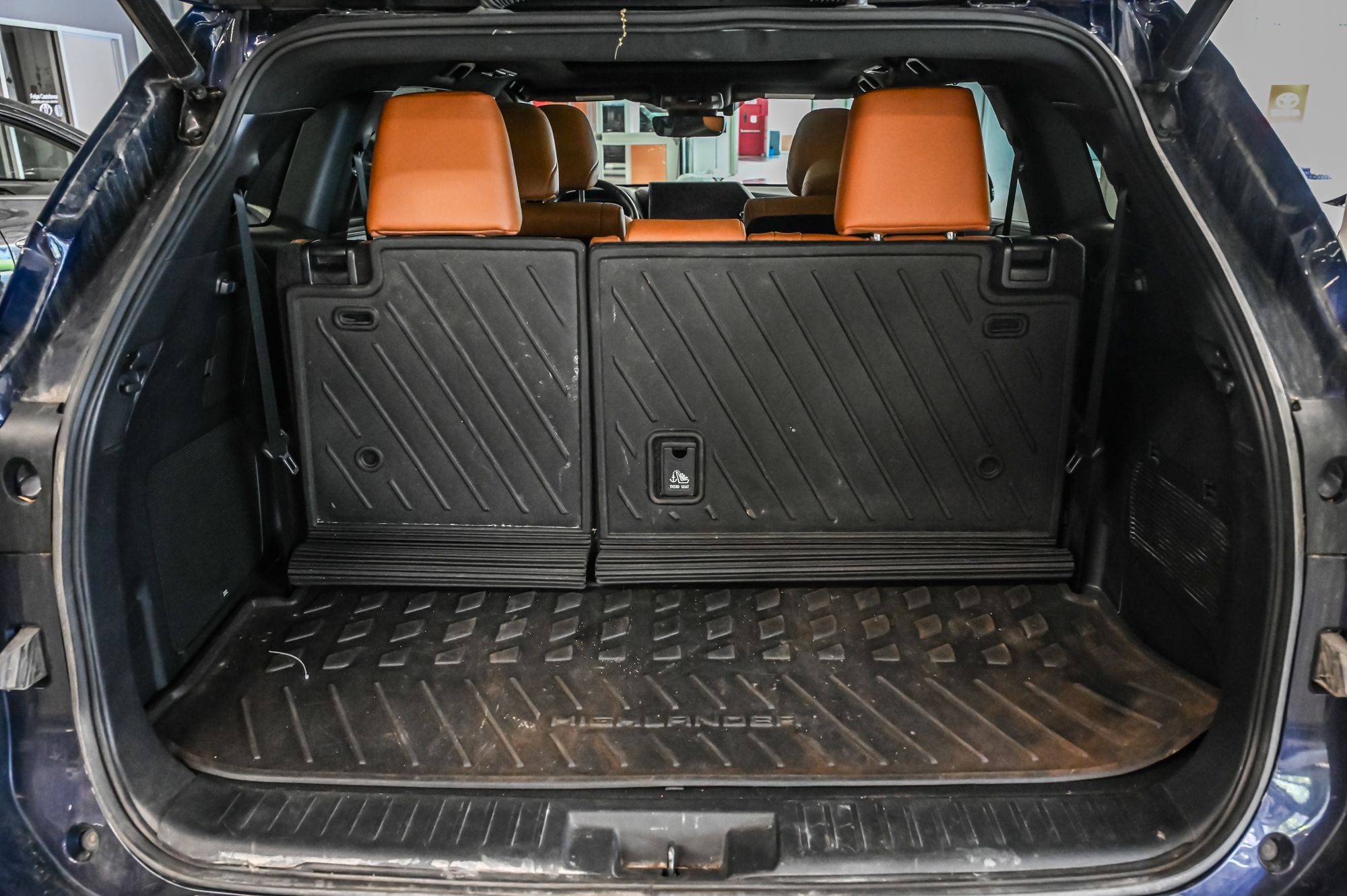 2023 Toyota HIGHLANDER LIMITED AWD in Verdun, Quebec