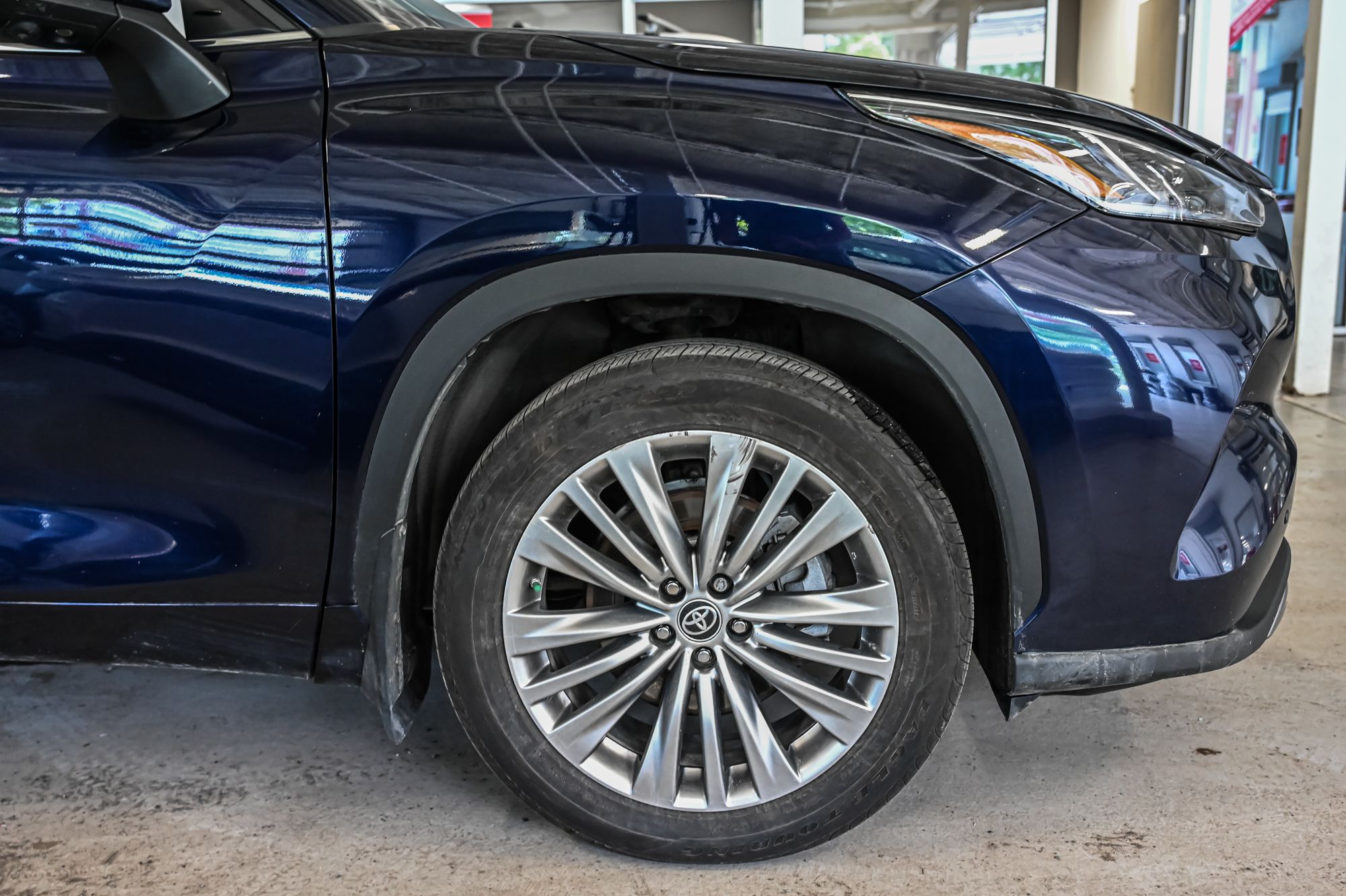 2023 Toyota HIGHLANDER LIMITED AWD in Verdun, Quebec