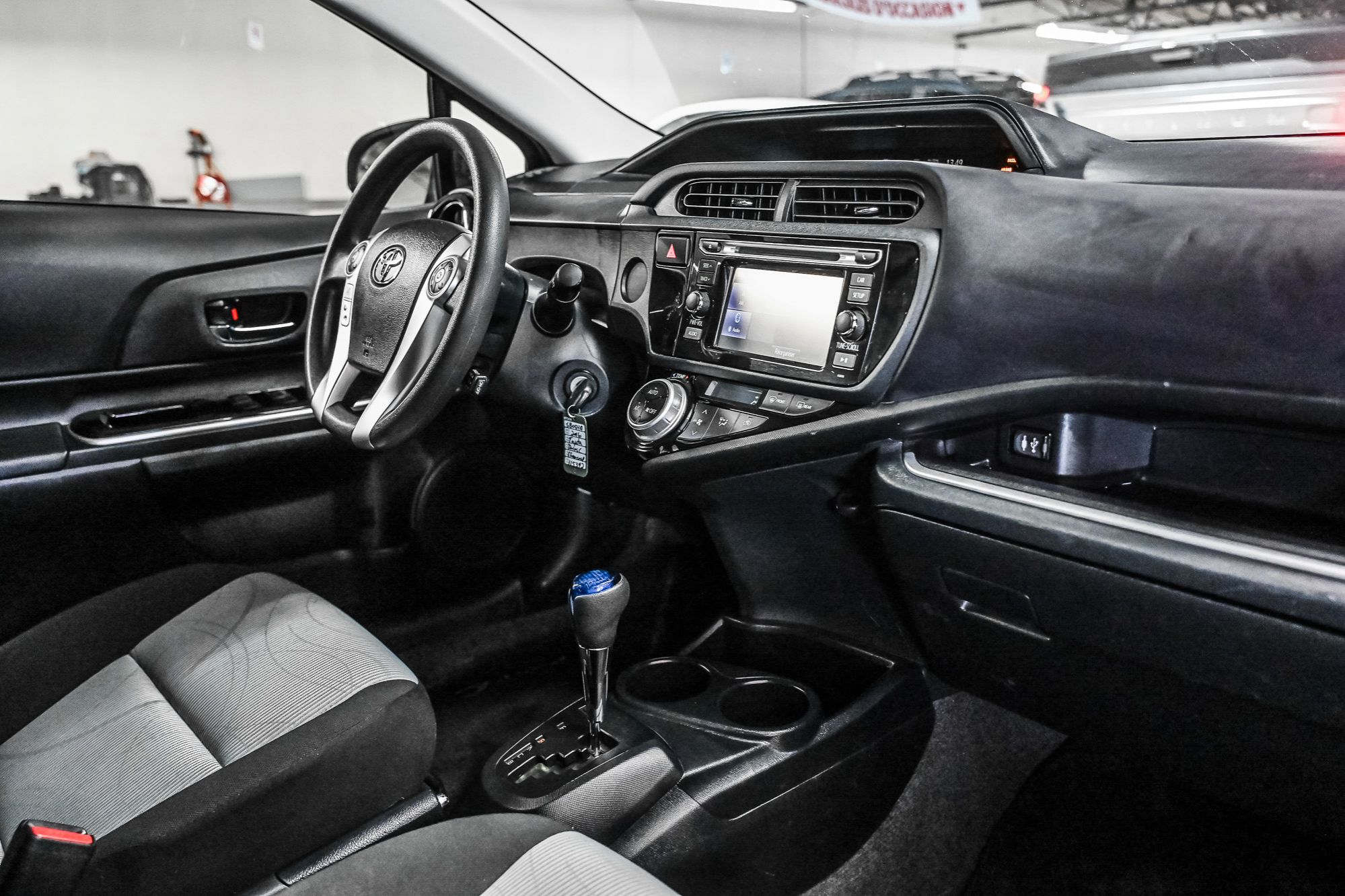 Toyota Prius c  2016