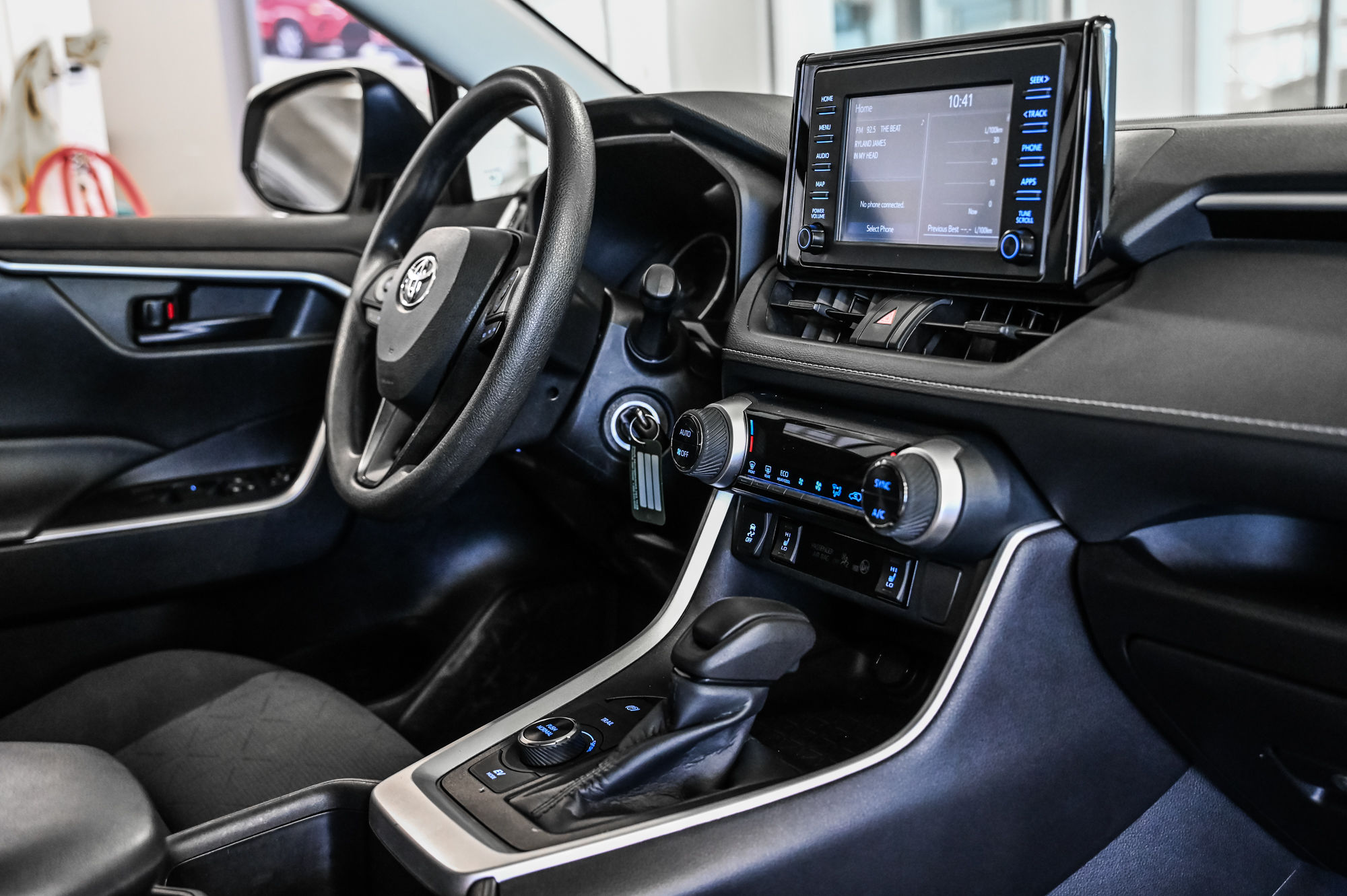 2022 Toyota RAV4 Hybrid in Verdun, Quebec