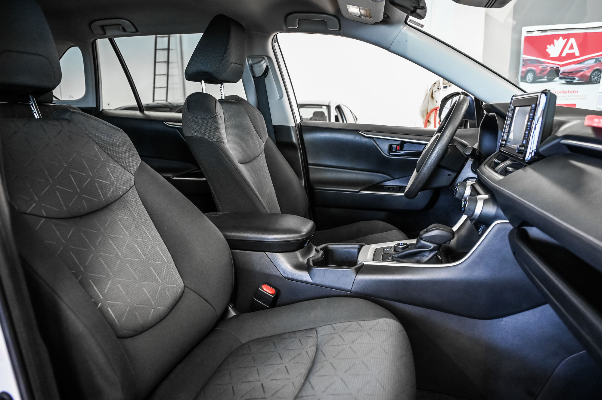 2022 Toyota RAV4 Hybrid in Verdun, Quebec