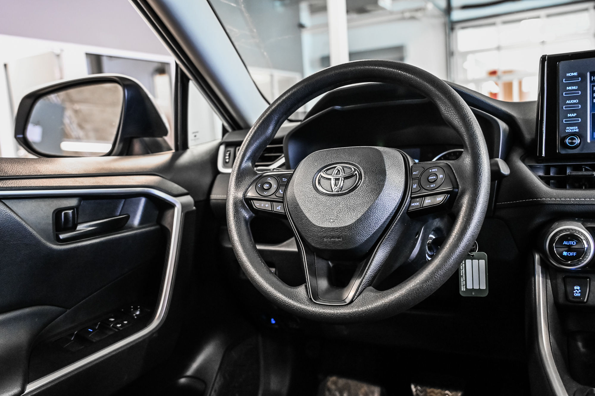 2022 Toyota RAV4 Hybrid in Verdun, Quebec