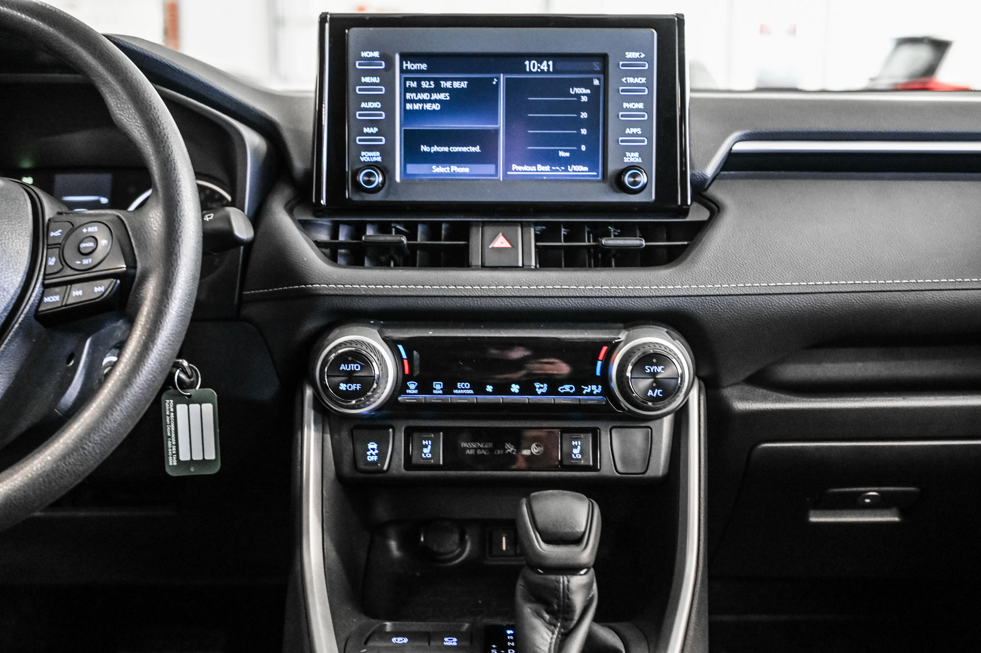 2022 Toyota RAV4 Hybrid in Verdun, Quebec