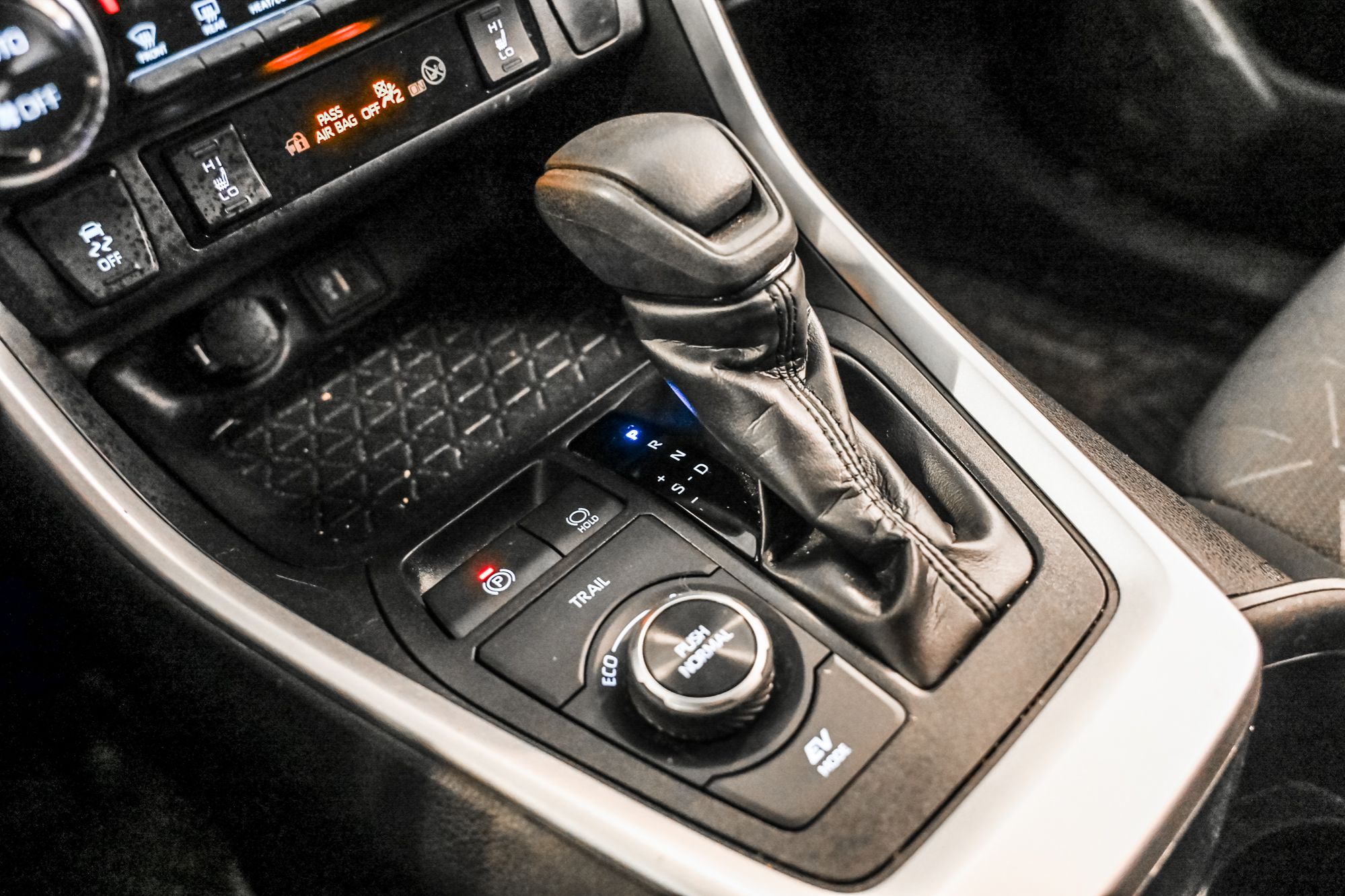 Toyota RAV4 Hybrid  2024