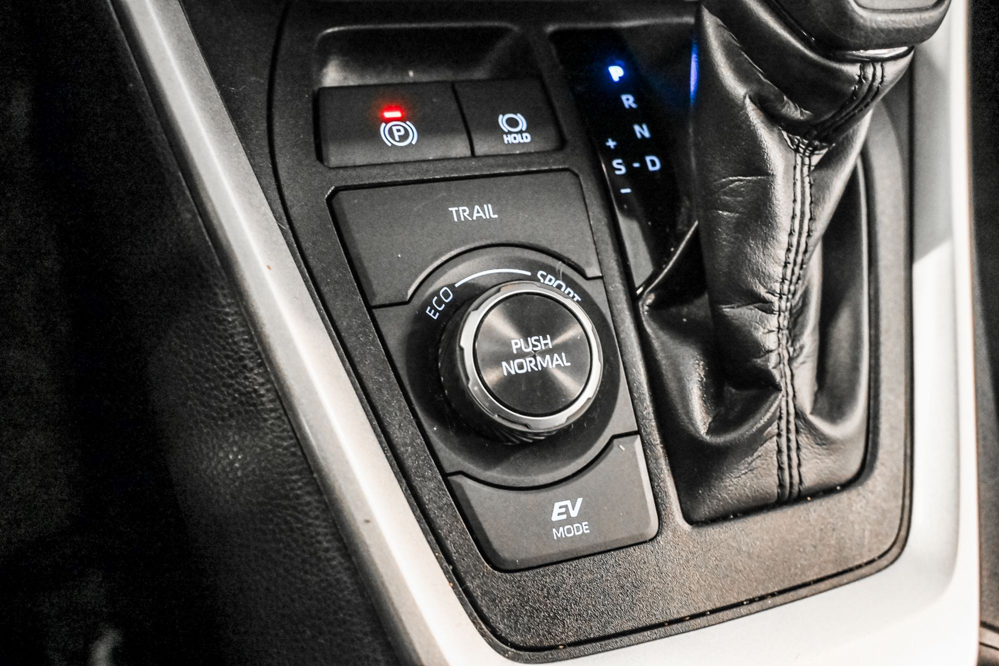 Toyota RAV4 Hybrid  2024