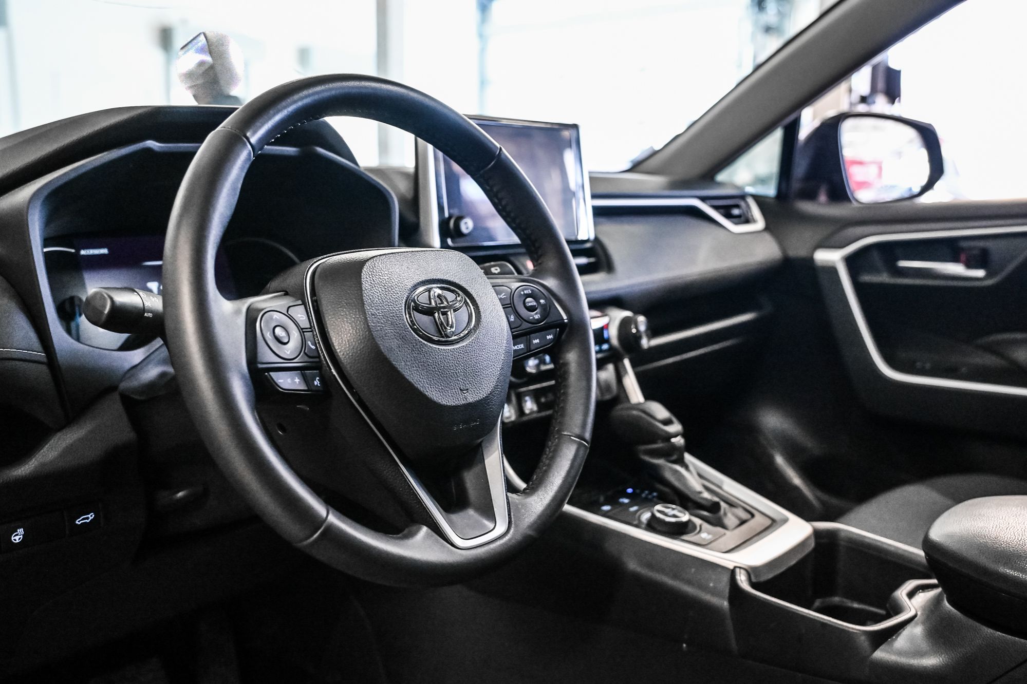 Toyota RAV4 Hybrid  2024