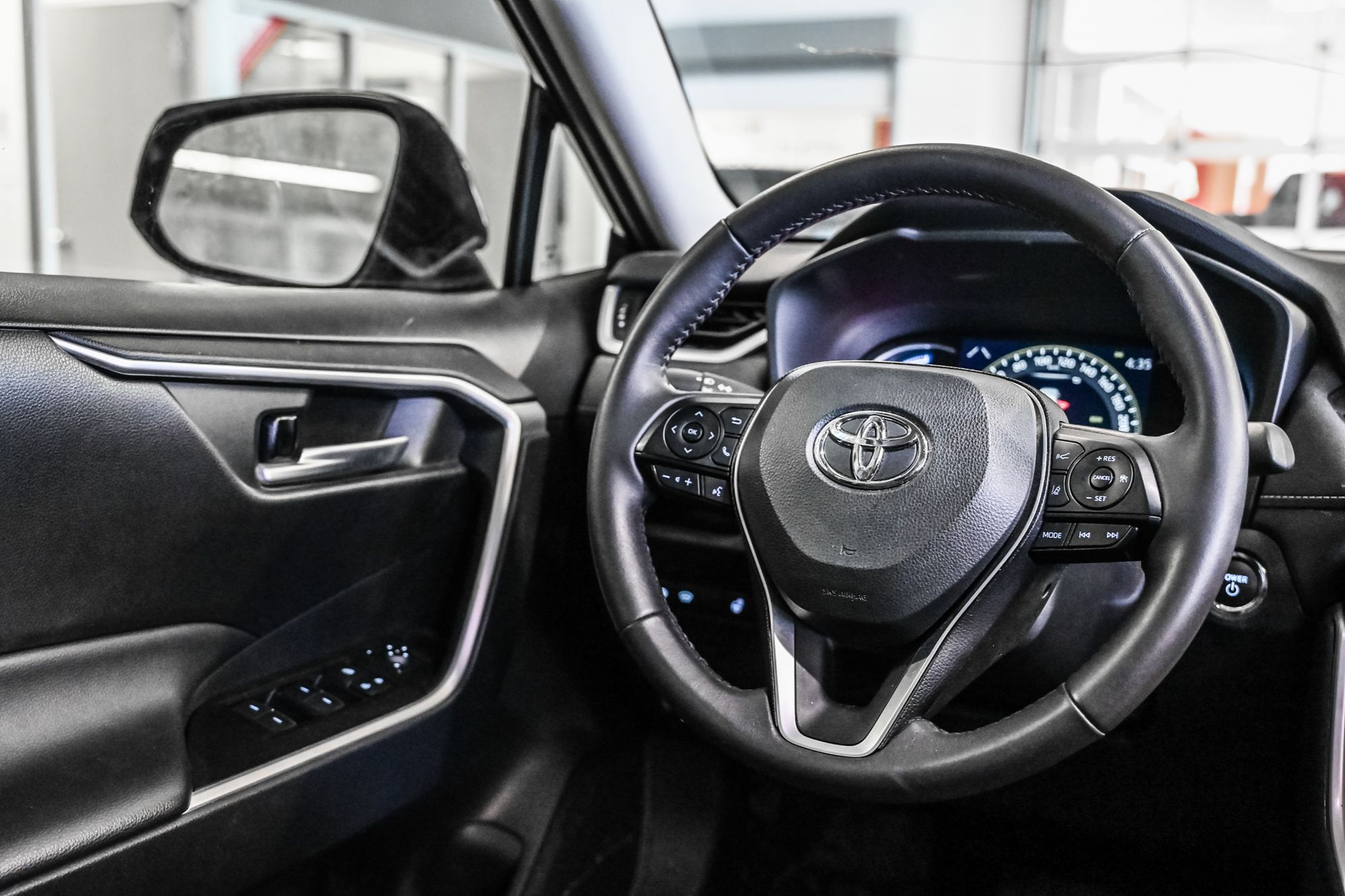 Toyota RAV4 Hybrid  2024