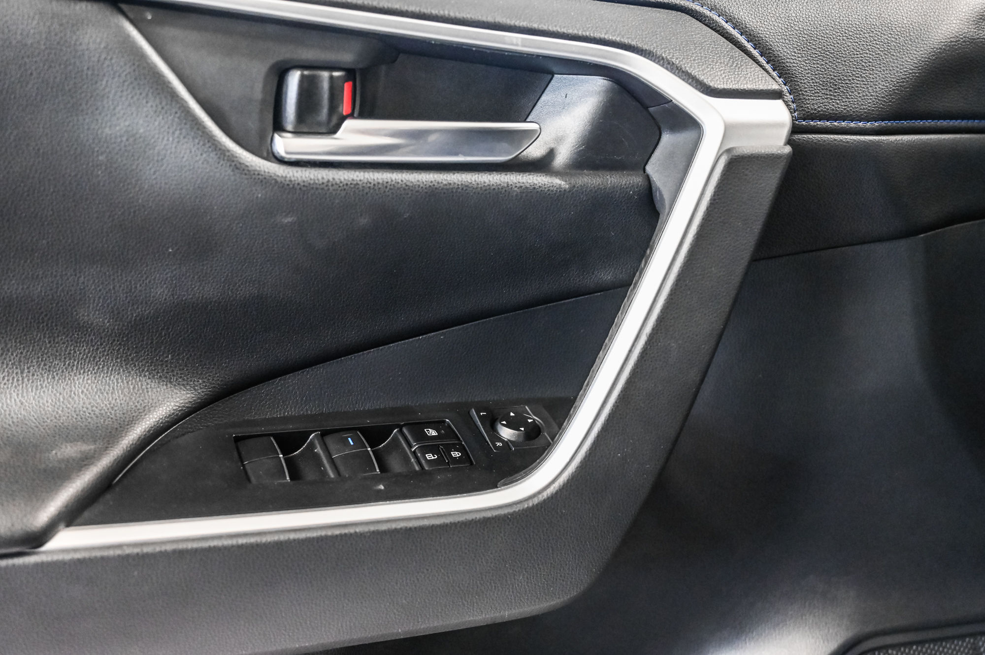 2019 Toyota RAV4 Hybrid in Verdun, Quebec