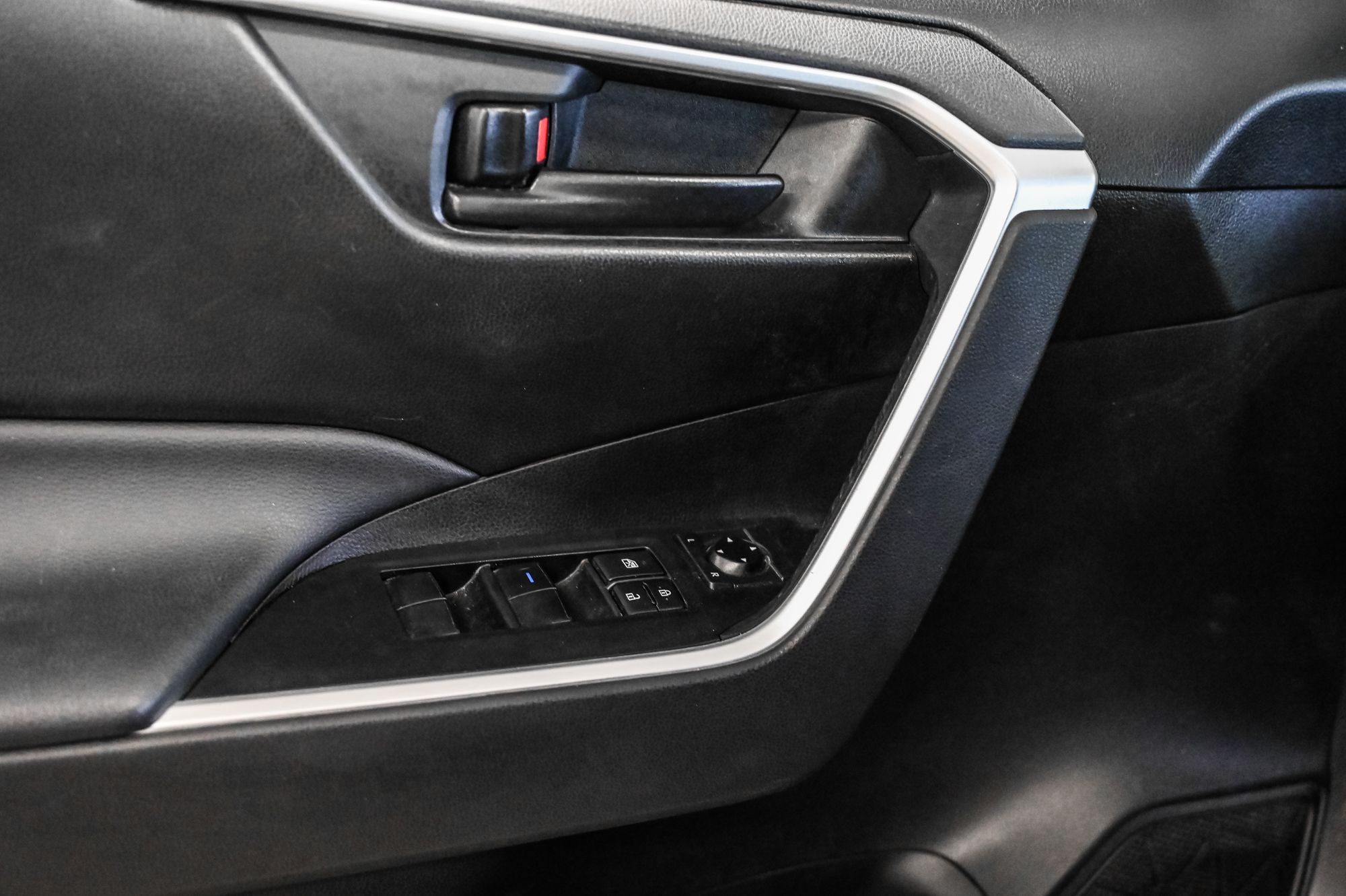 2022 Toyota RAV4 in Verdun, Quebec