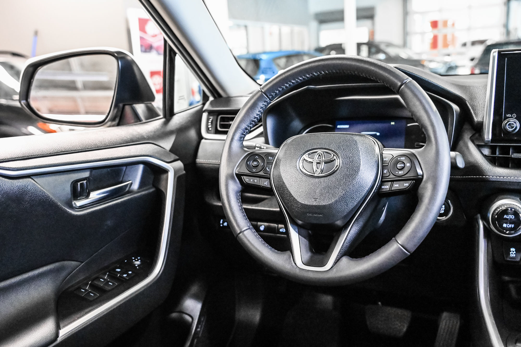 Toyota RAV4  2023 à Verdun, Québec