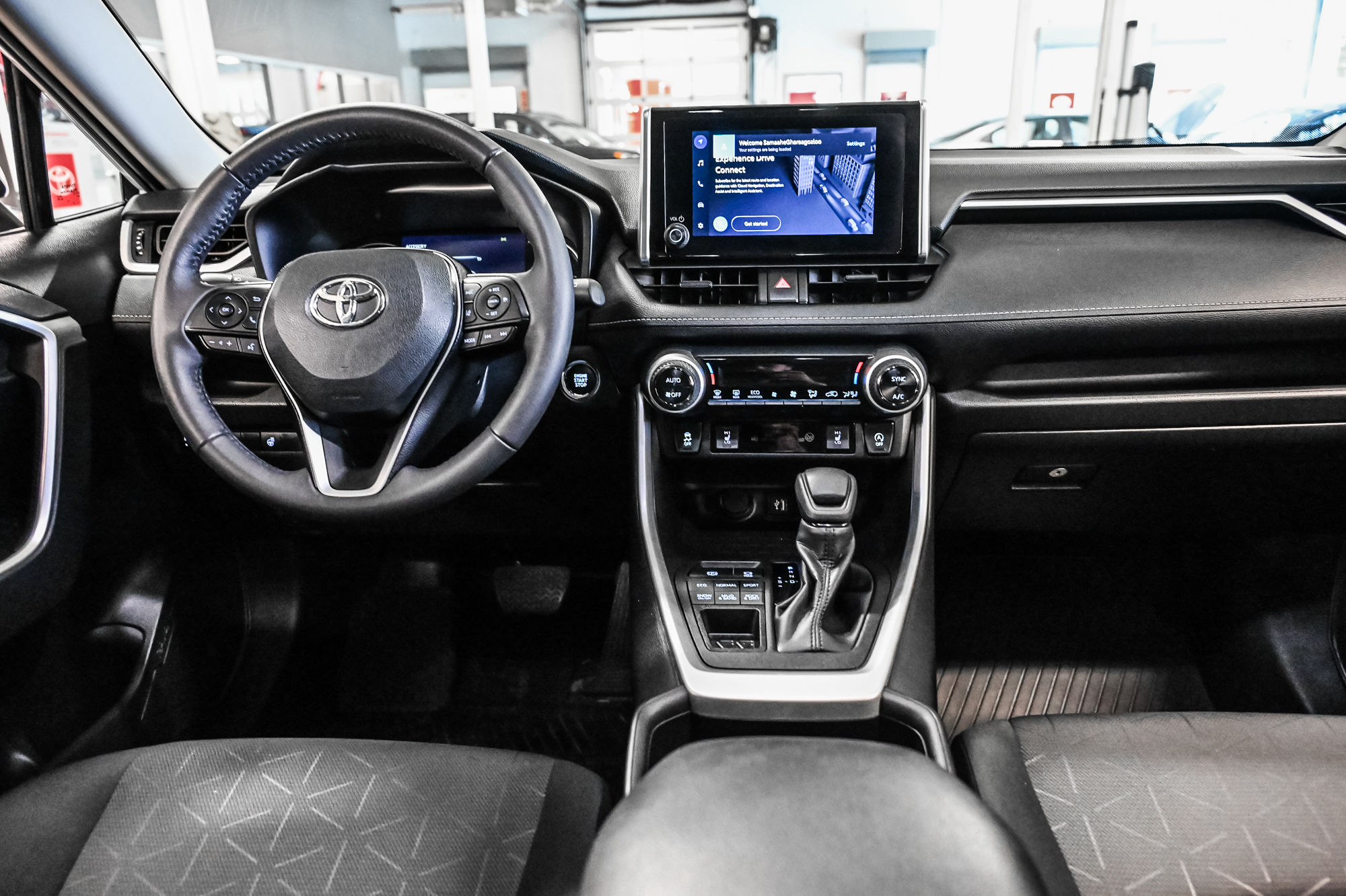 Toyota RAV4  2023 à Verdun, Québec