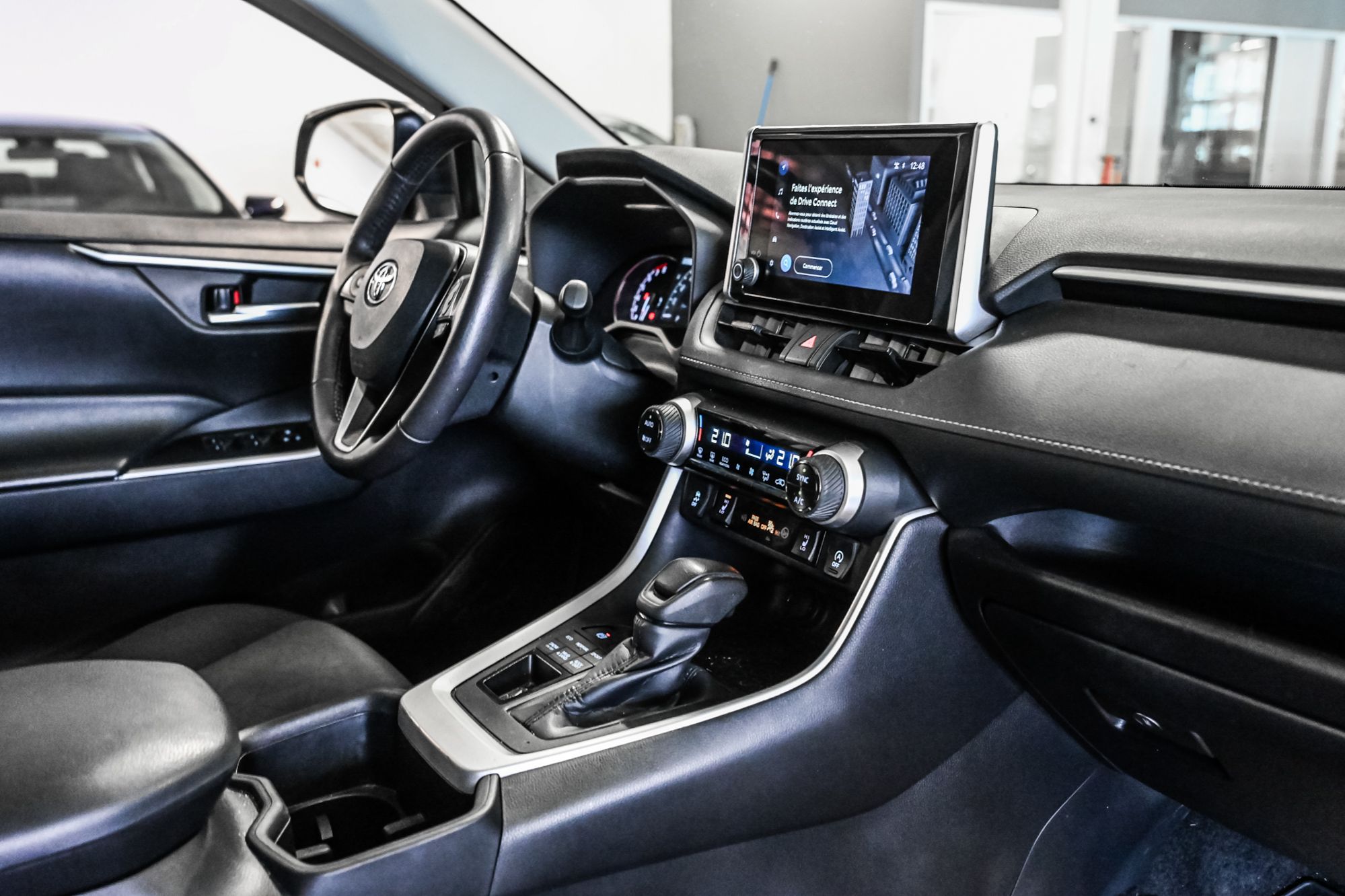 Toyota RAV4  2024 à Verdun, Québec