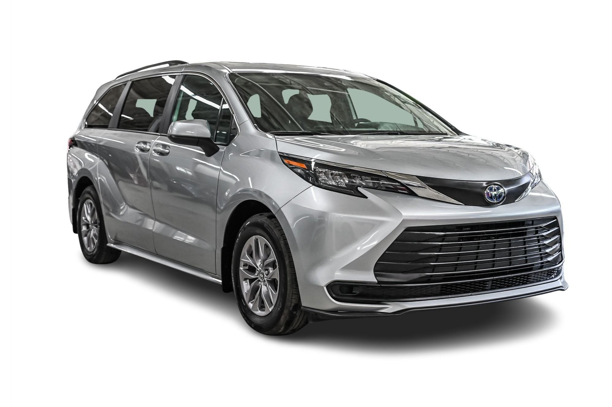 2025 Toyota Sienna in Verdun, Quebec