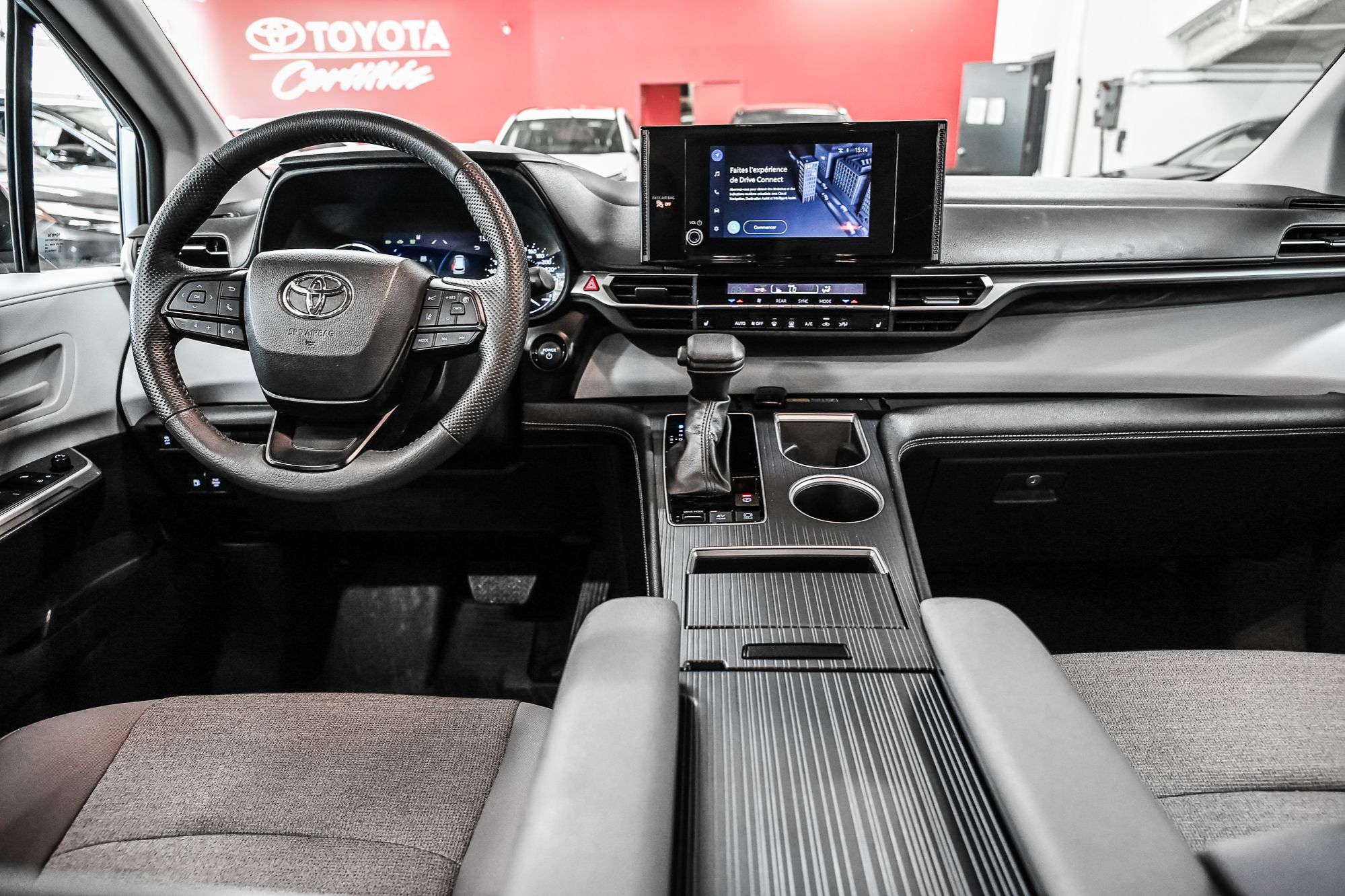 2025 Toyota Sienna in Verdun, Quebec