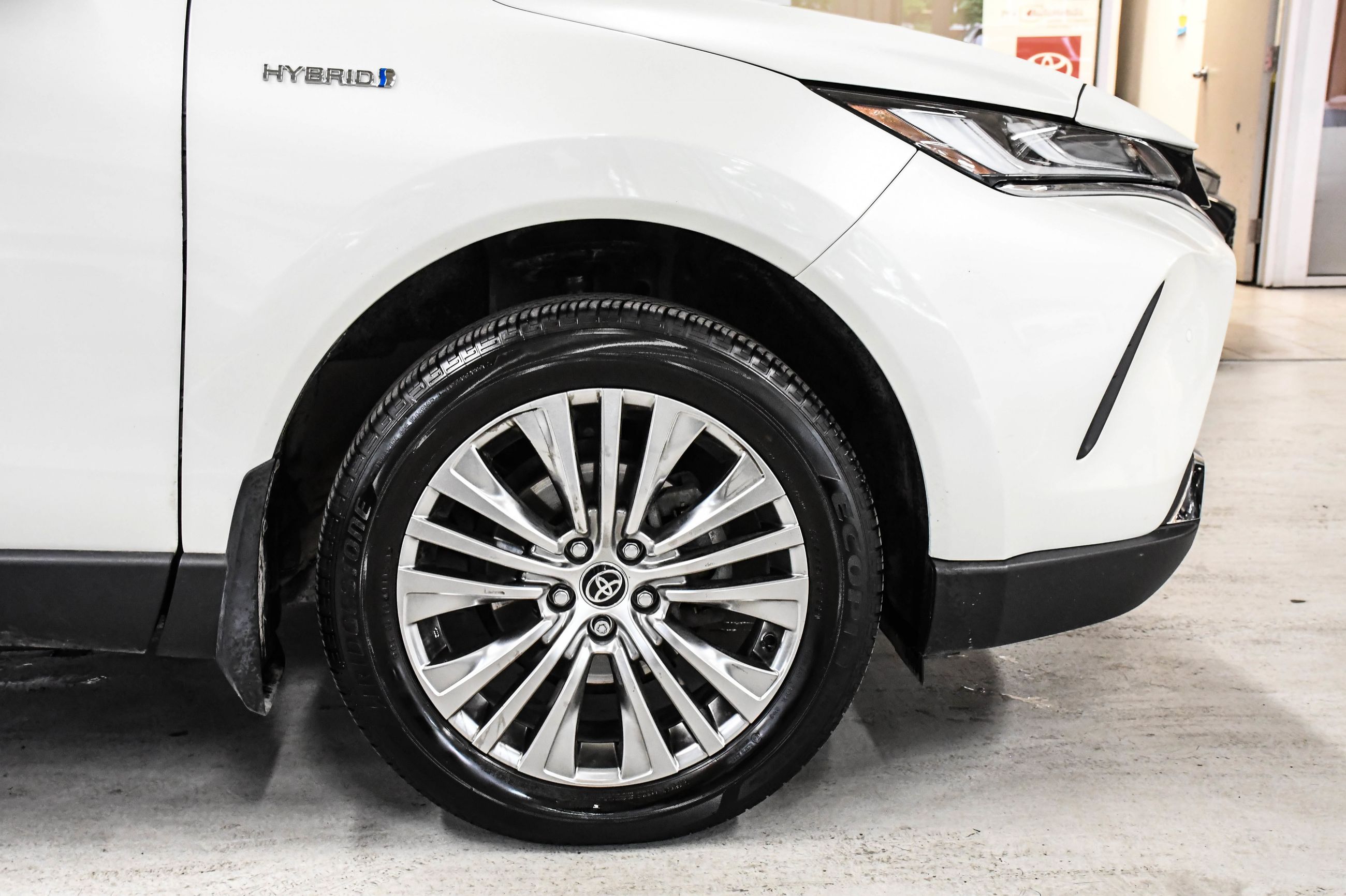 2021 Toyota VENZA HYBRID in Verdun, Quebec