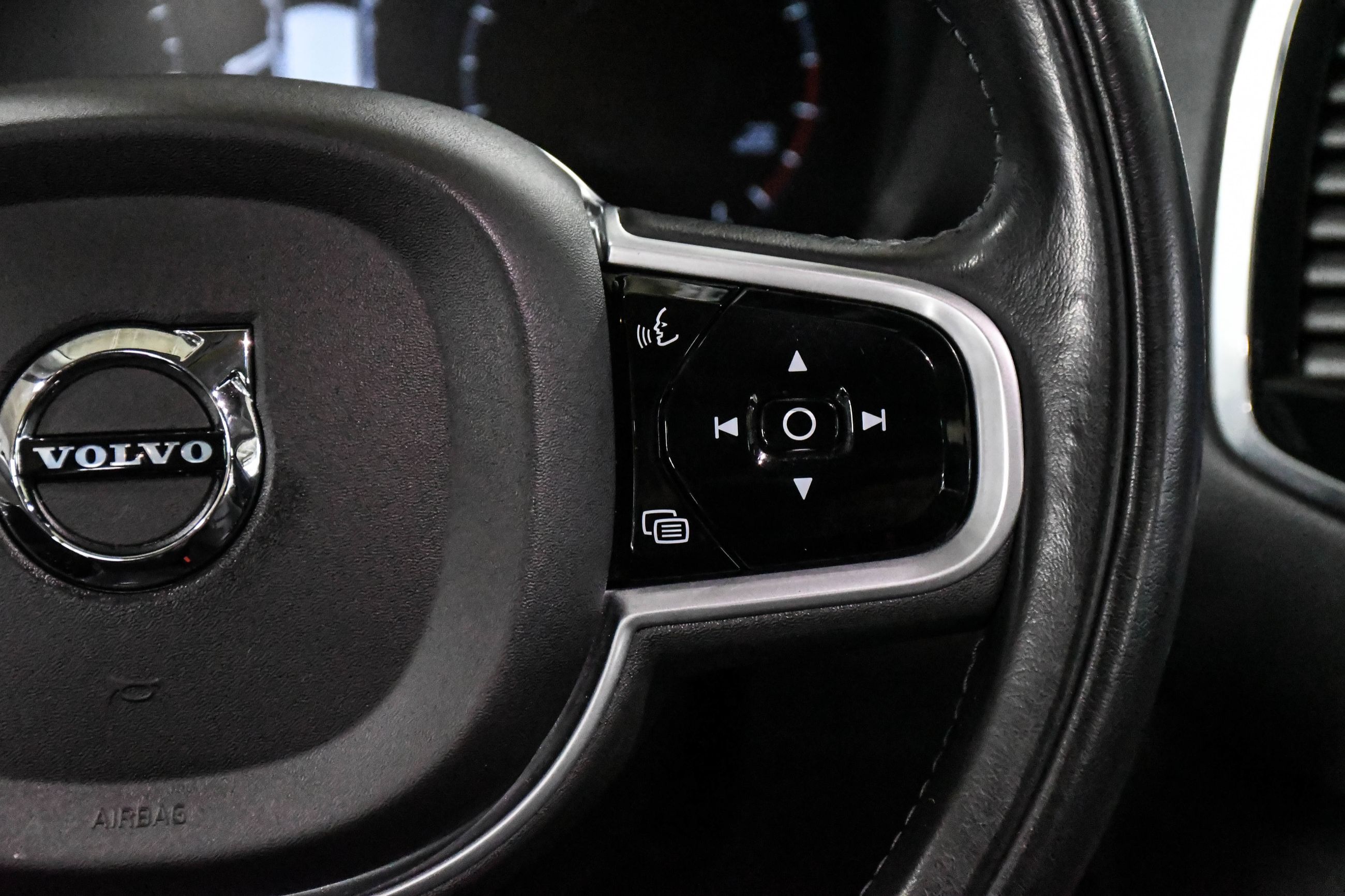 Volvo XC90  2021