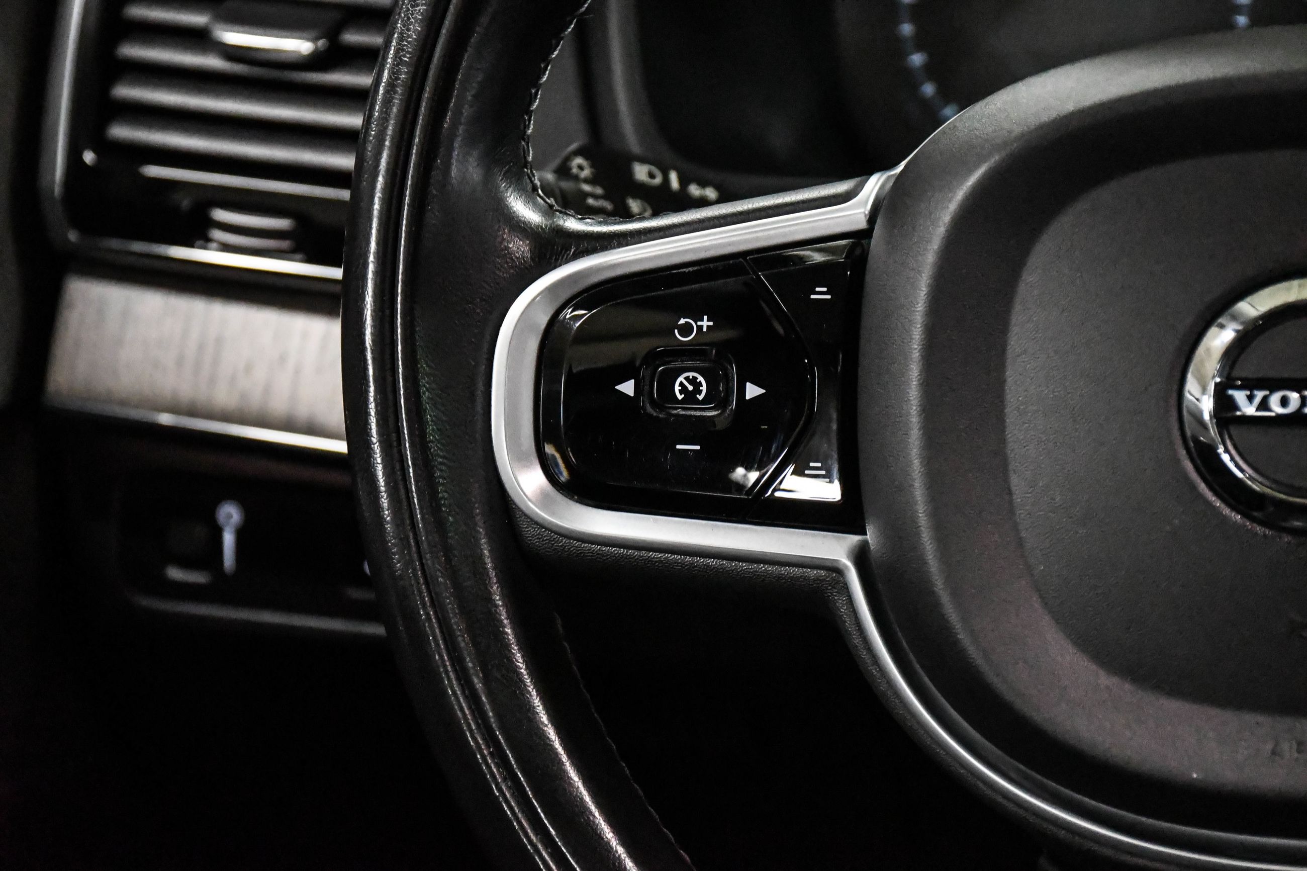Volvo XC90  2021