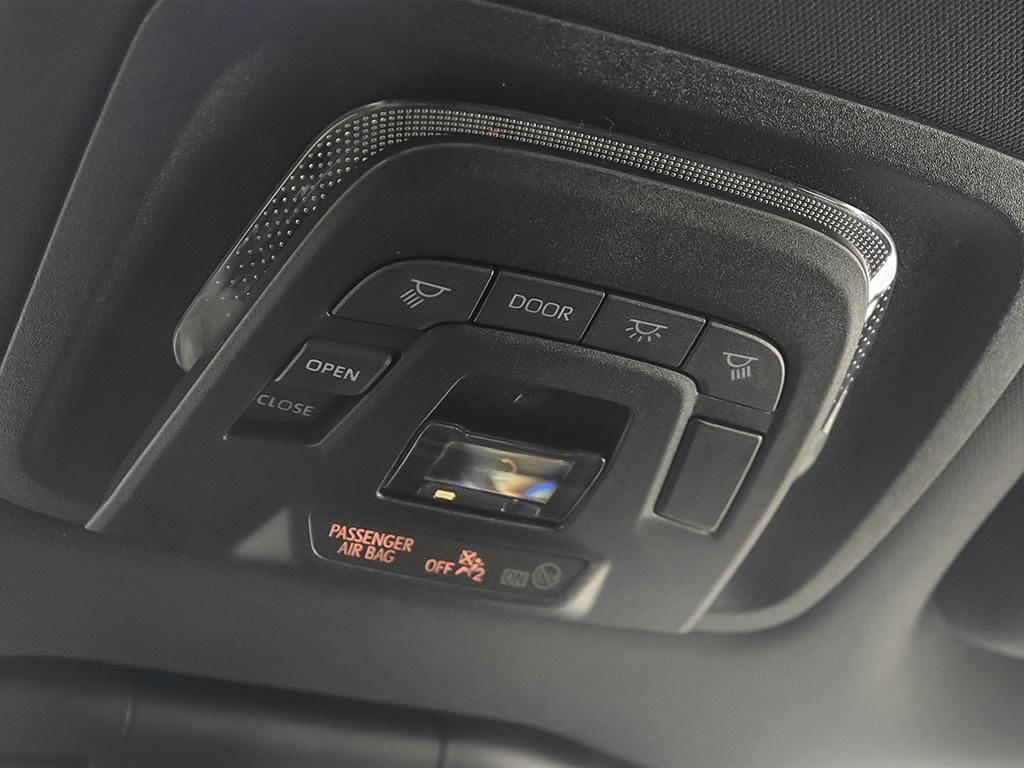 Toyota Crown Signia  2025