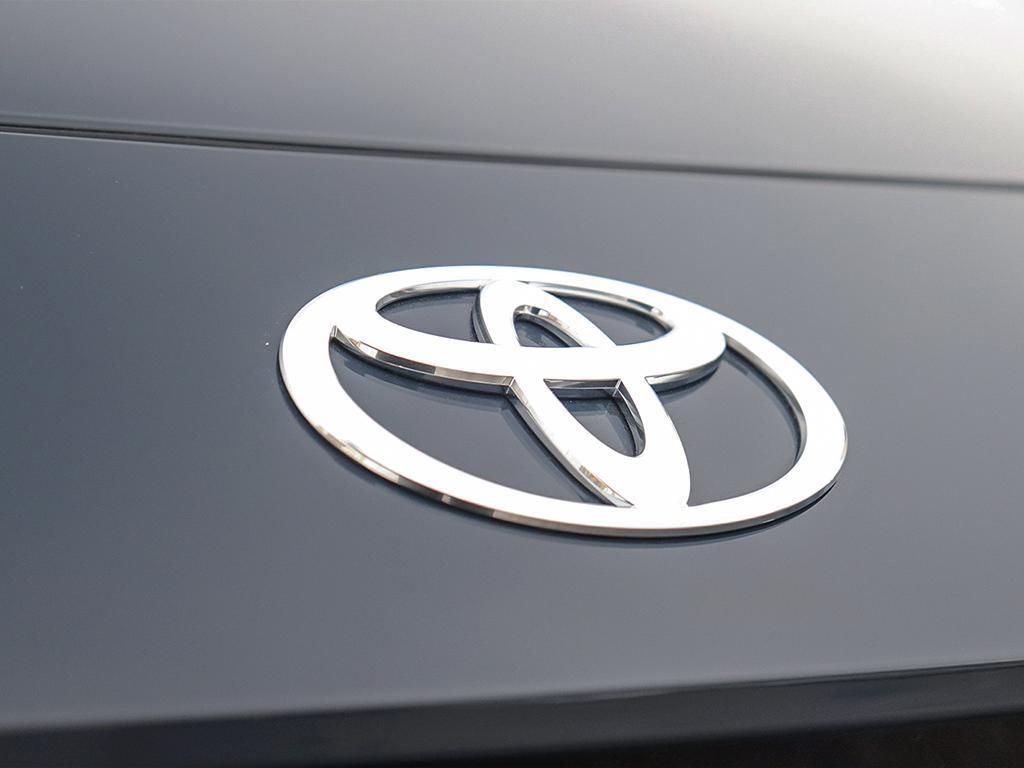 Toyota Crown Signia  2025