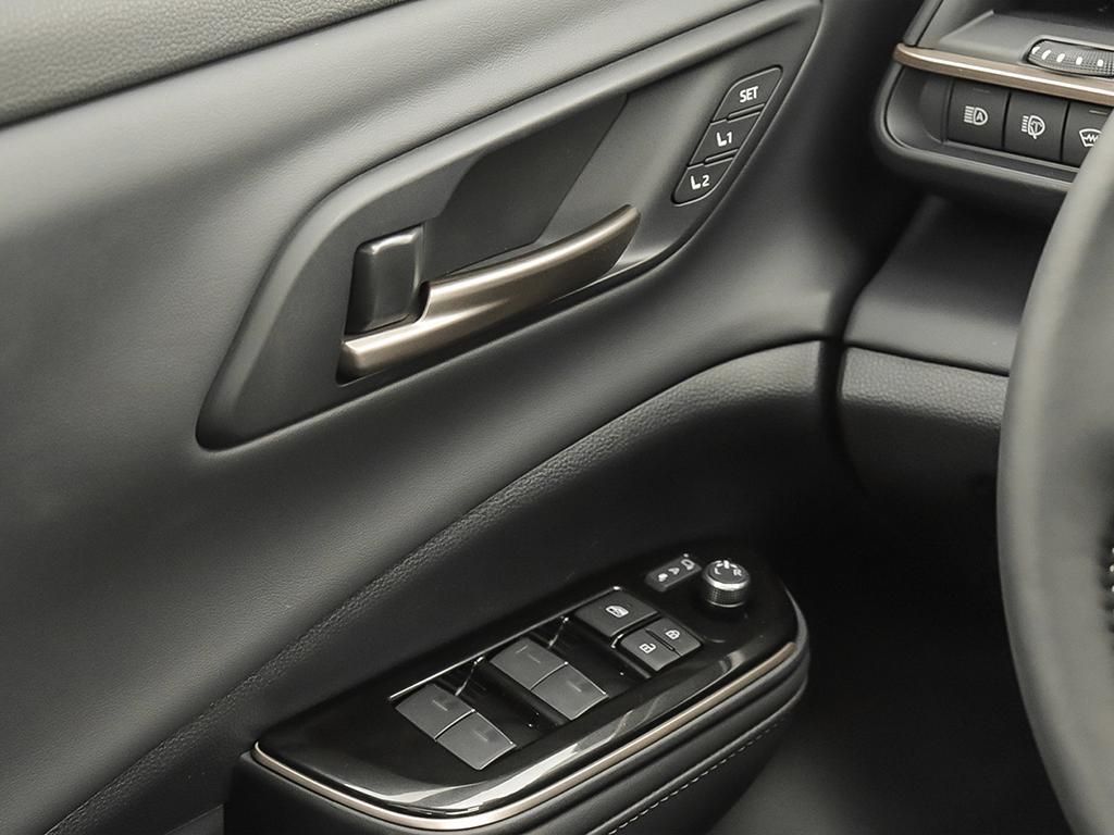 Toyota Crown Signia  2025