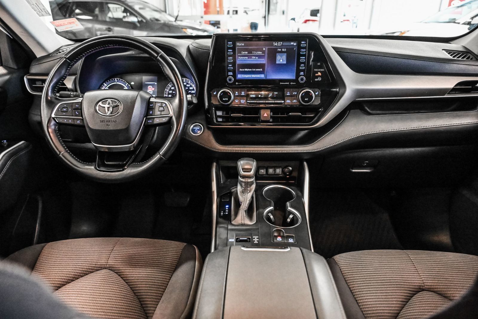 2020 Toyota Highlander hybrid in Verdun, Quebec