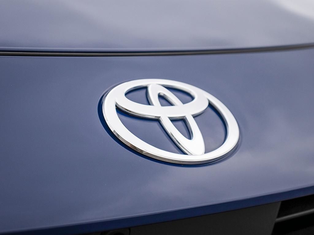 2025 Toyota Prius Plug-in Hybrid in Verdun, Quebec