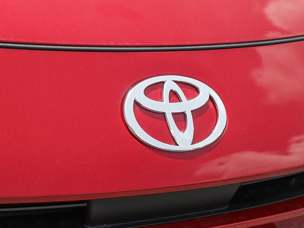 2025 Toyota Prius Plug-in Hybrid in Verdun, Quebec
