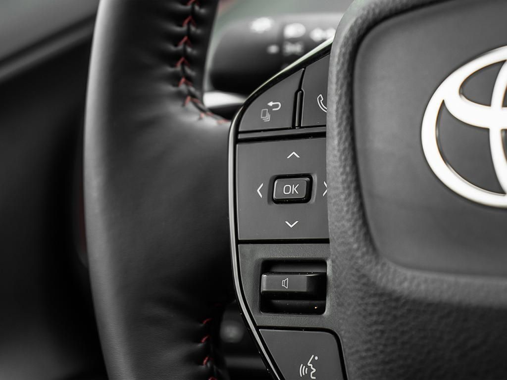 Toyota Prius Plug-in Hybrid  2025 à Verdun, Québec