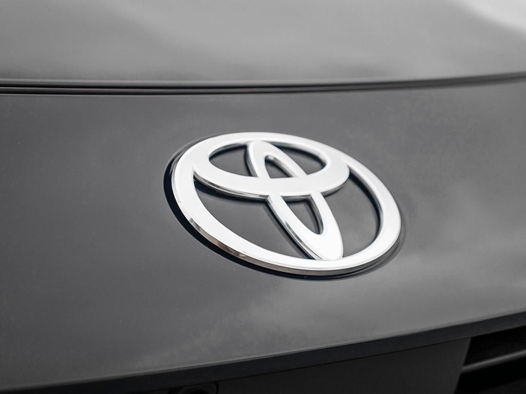2025 Toyota Prius Plug-in Hybrid in Verdun, Quebec