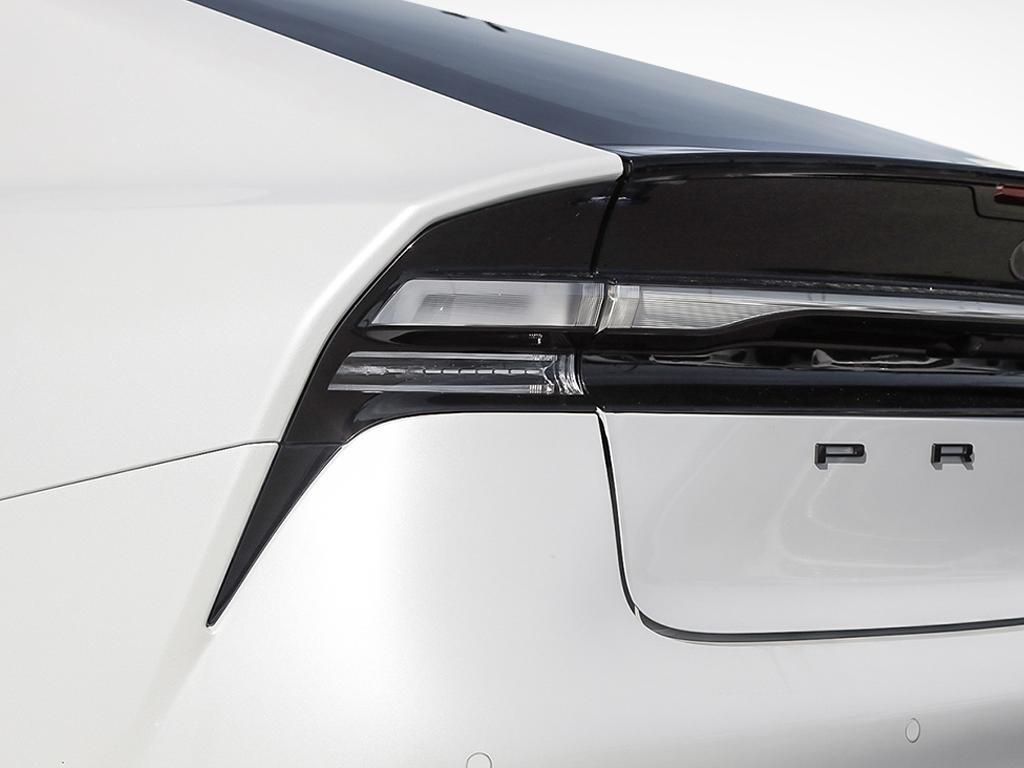 Toyota Prius Plug-in Hybrid  2026