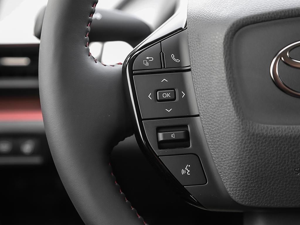 Toyota Prius Plug-in Hybrid  2026 à Verdun, Québec