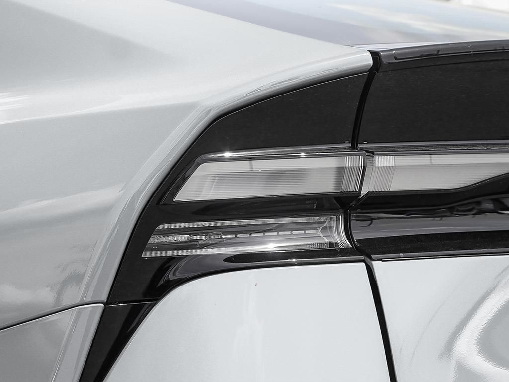 Toyota Prius Plug-in Hybrid  2026