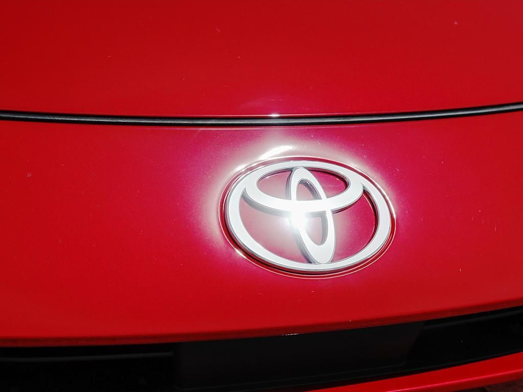 Toyota Prius Plug-in Hybrid  2026
