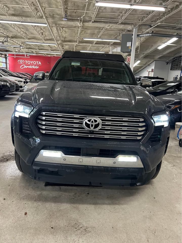 Toyota Tacoma Hybrid  2025