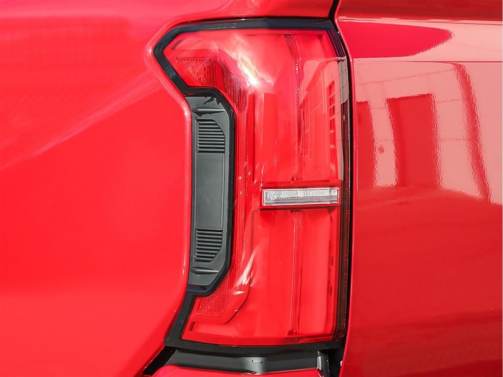 2025 Toyota TACOMA HYBRID in Verdun, Quebec