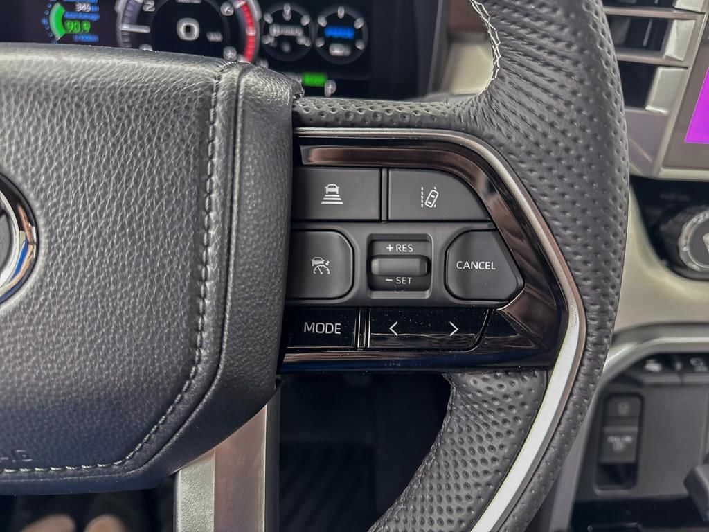 Toyota TUNDRA HYBRID  2025 à Verdun, Québec