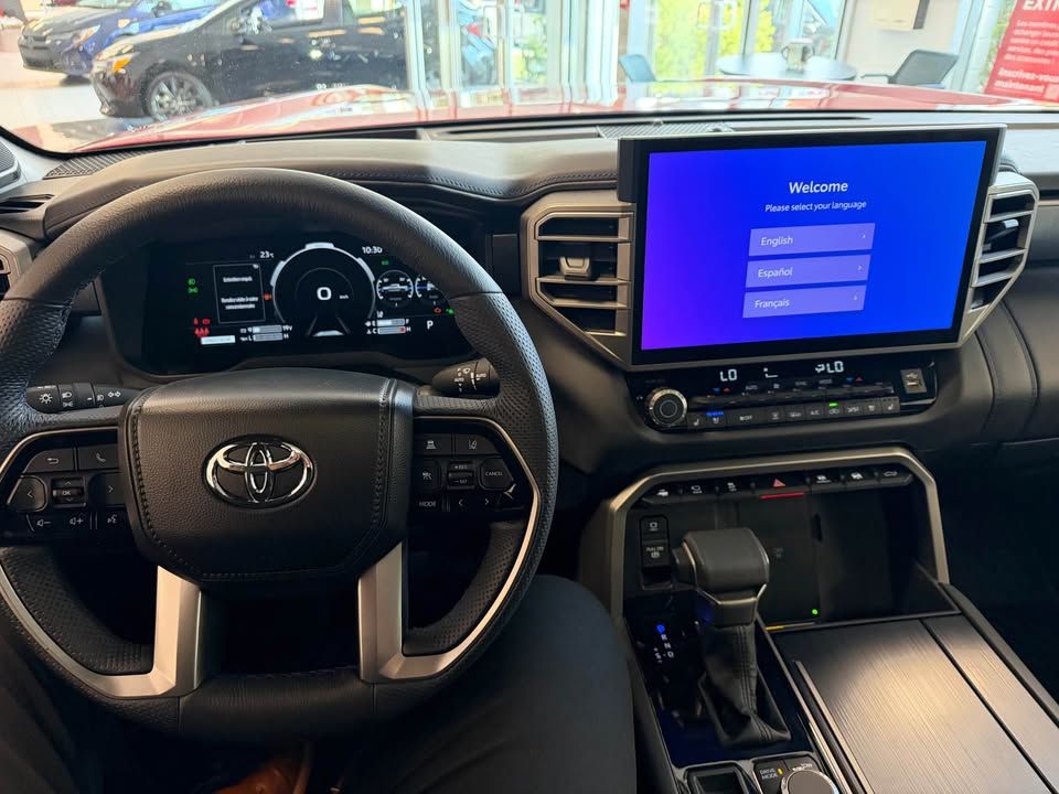 Toyota Tundra Hybrid  2026