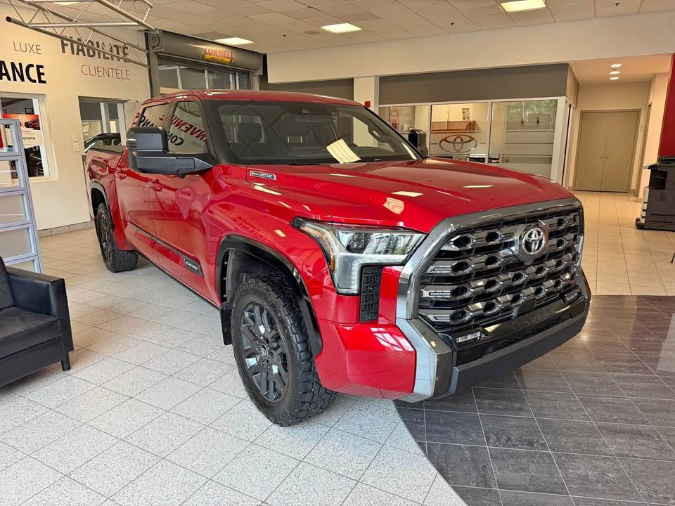 Toyota Tundra Hybrid  2026