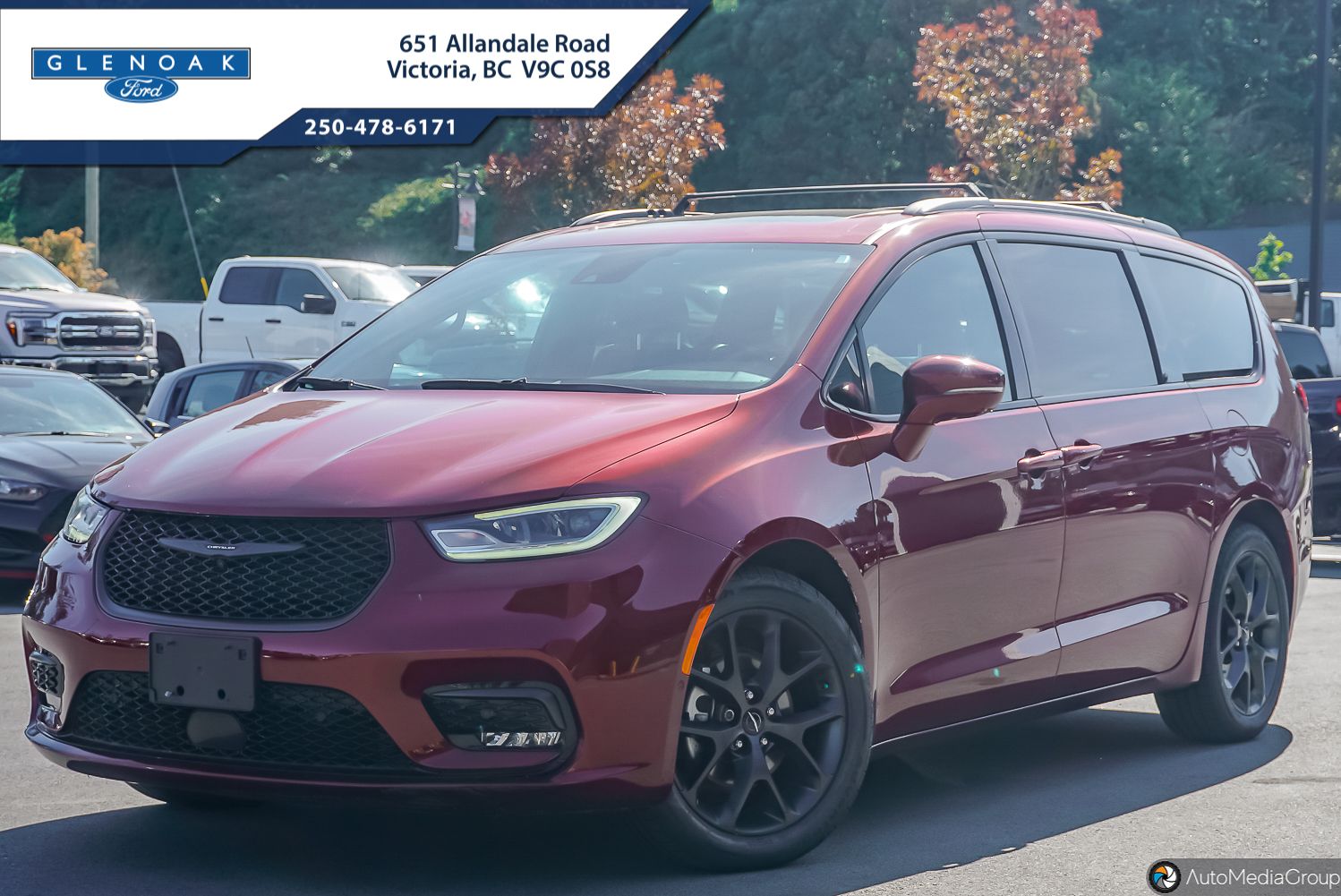 Own this 2022 Chrysler Pacifica Limited Minivan for $97 weekly*