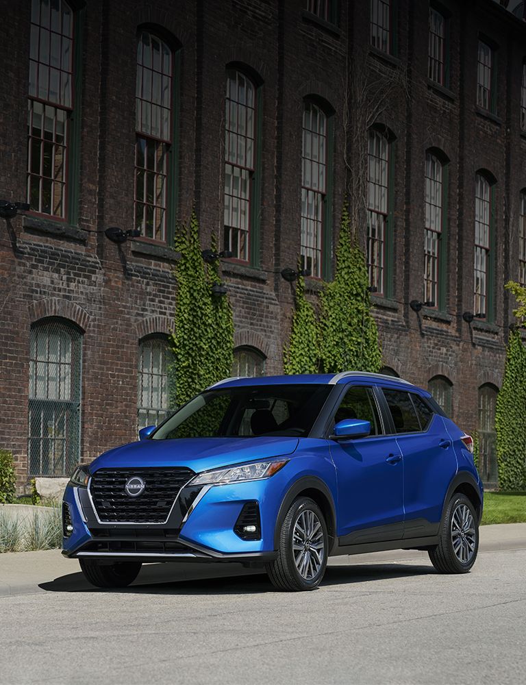 <b>THE NISSAN KICKS PLAY</b>